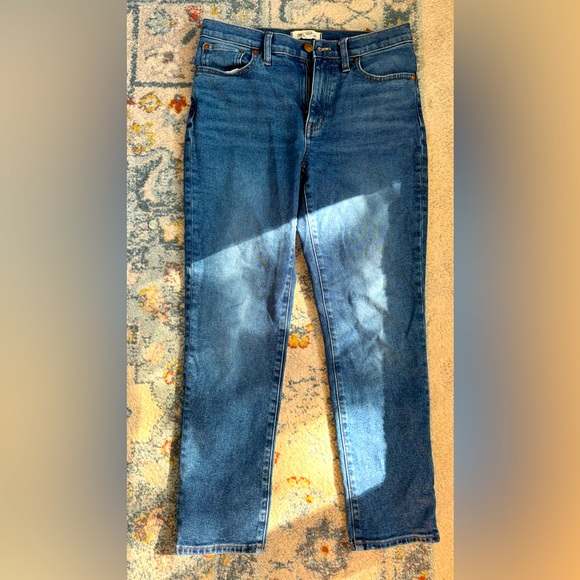 The Petite High-Rise Slim Boyjean in Twyford Wash 27 P - Picture 6 of 8